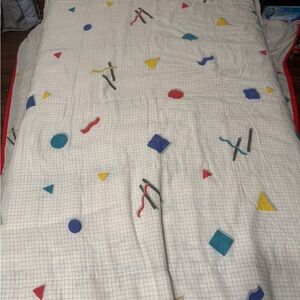 Geometric Patterned Bedding Set featured in full house home alone 90s